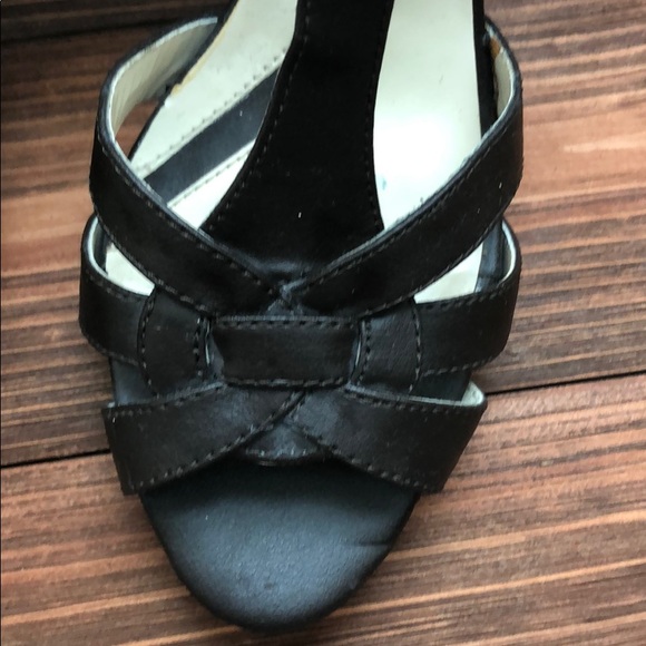 Shoes - Picture 2 of 3